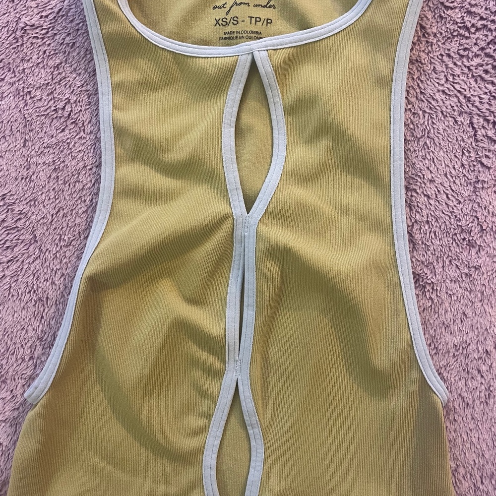 NEW NEVER WORN CUTE CROP TANK